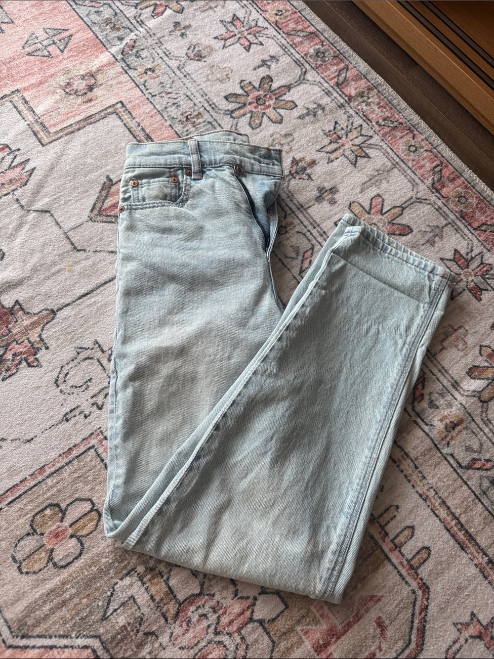 Light Wash STRIGID Jeans - Pale Blue